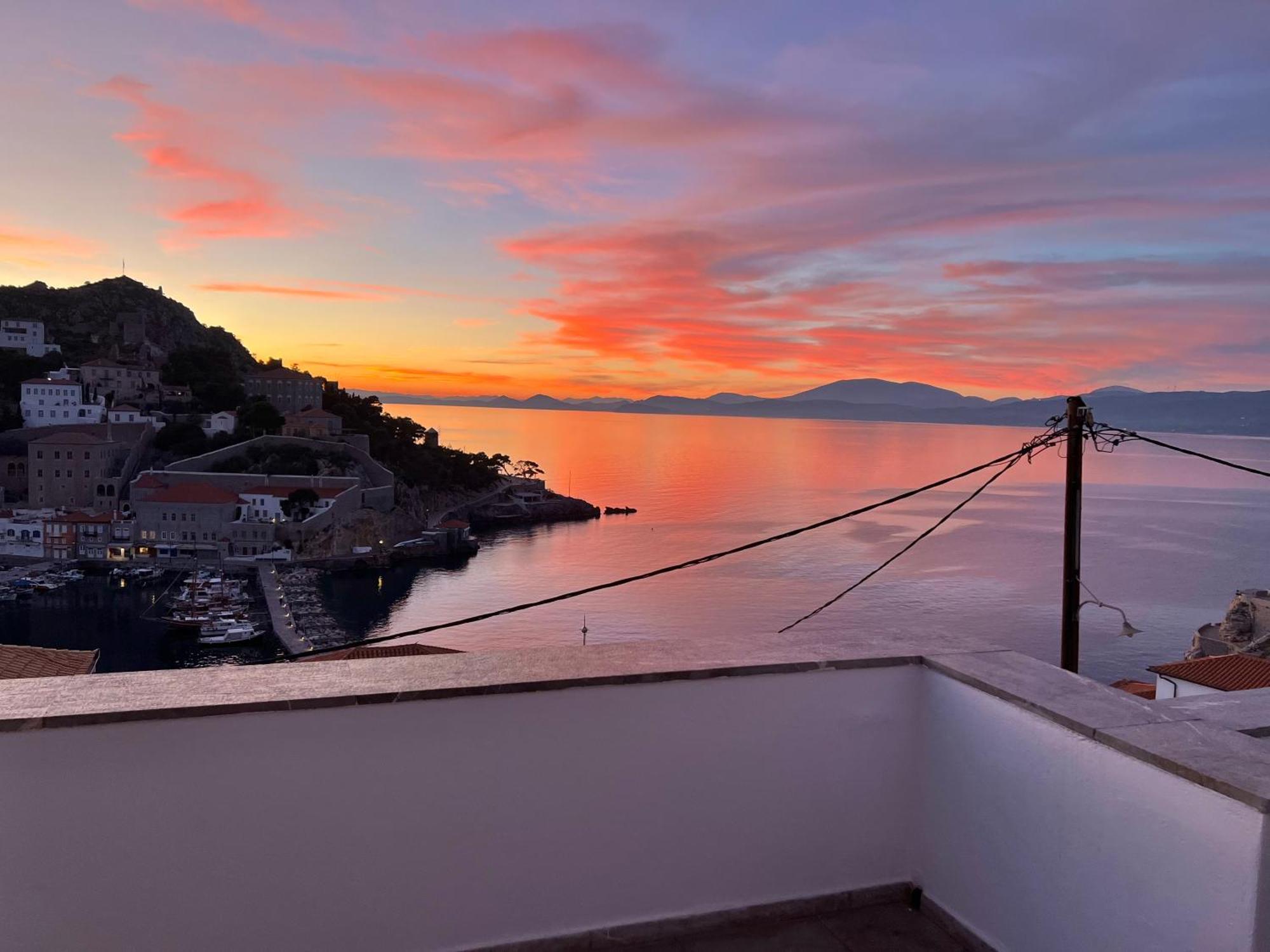 Villa Sunset Ýdra Eksteriør bilde